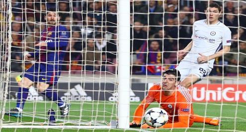 كورتوا: ارتكبت 4 أخطاء فردية أمام برشلونة